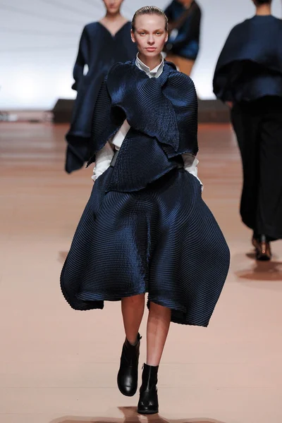 Look 37